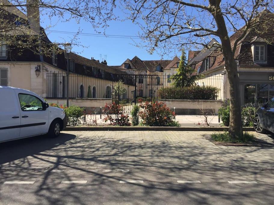 Bel Appart Au Bord De L'Eau Proche Gare Avec Wifi Auxerre Dış mekan fotoğraf