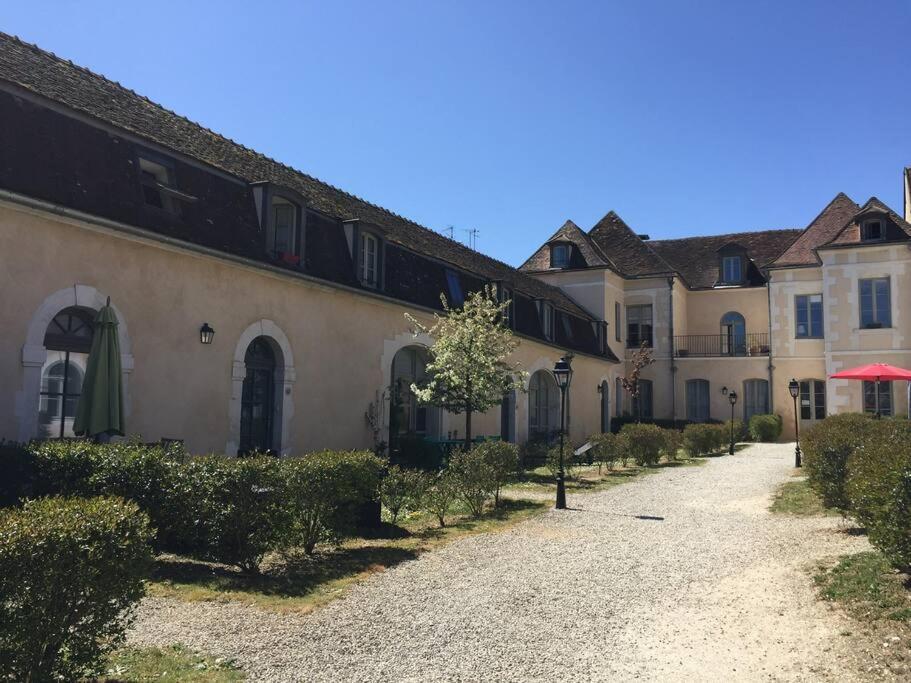 Bel Appart Au Bord De L'Eau Proche Gare Avec Wifi Auxerre Dış mekan fotoğraf