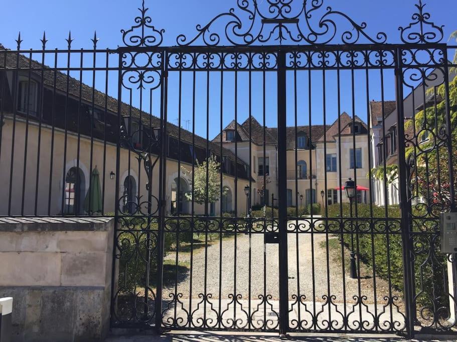 Bel Appart Au Bord De L'Eau Proche Gare Avec Wifi Auxerre Dış mekan fotoğraf